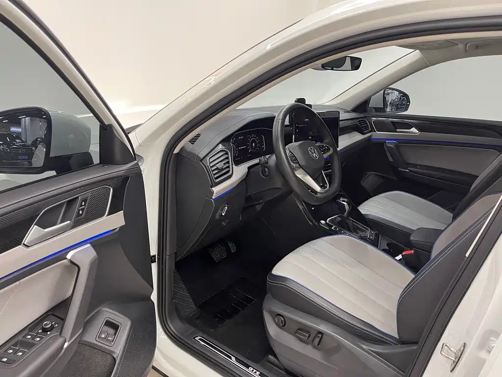 Volkswagen Tanyue GTE PHEV 2023 280TSI 5th Anniversary Edition 2023 - thumbnail 4