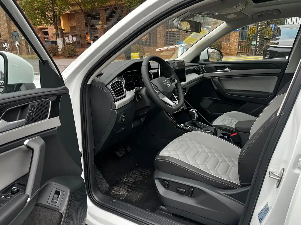 Volkswagen Tayron 2025 300TSI 2026 - thumbnail 6