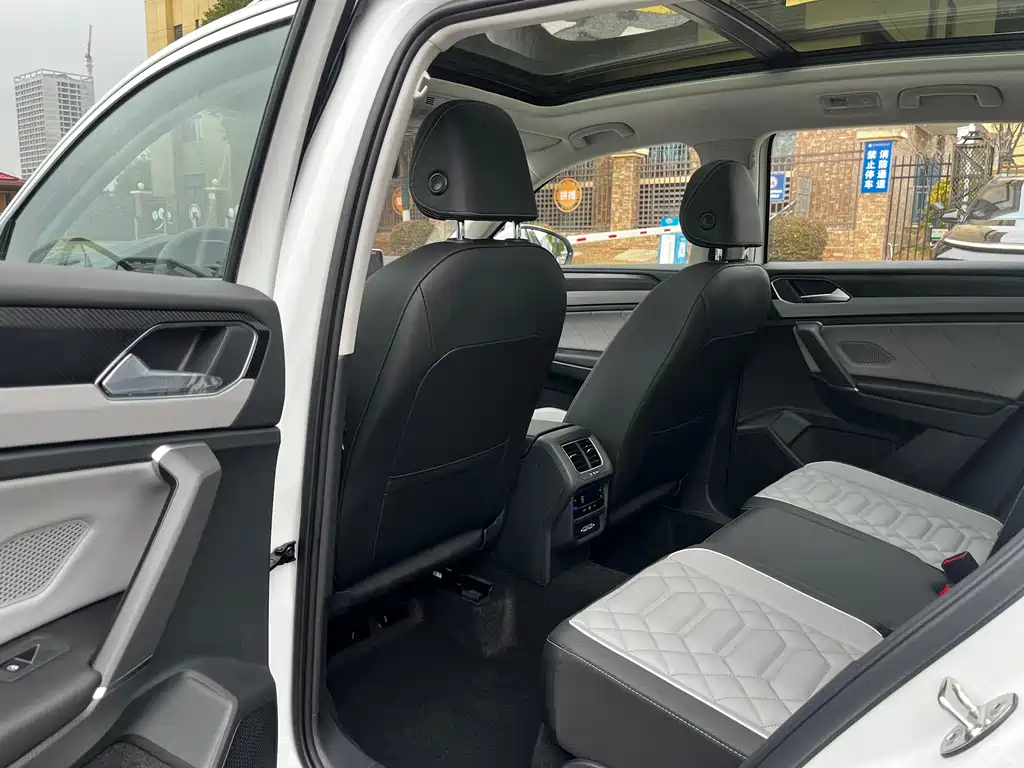 Volkswagen Tayron 2025 300TSI 2026 - thumbnail 7