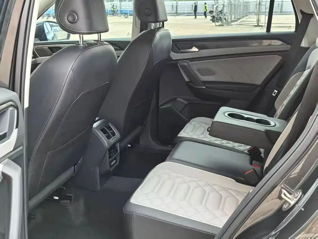 Volkswagen Tayron 2023 330TSI FWD Luxury Plus Advanced Edition 2023 - thumbnail 6