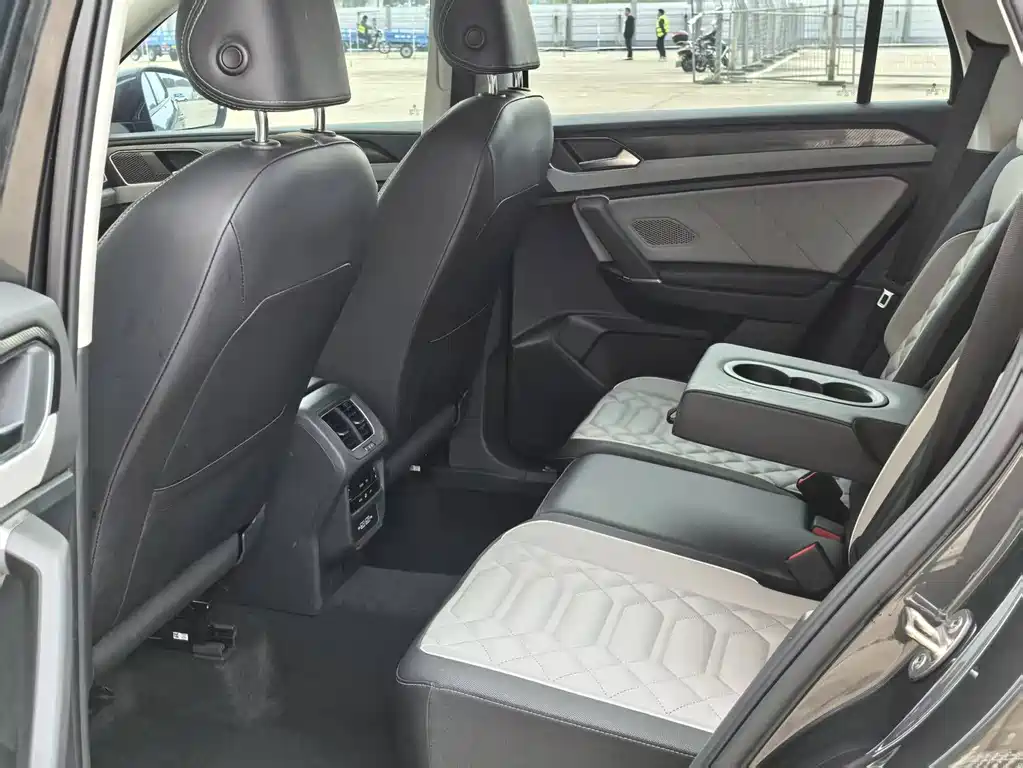 Volkswagen Tayron 2023 330TSI FWD Luxury Plus Advanced Edition 2023 - thumbnail 13