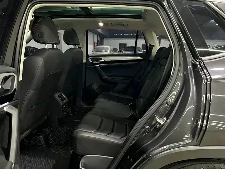 Volkswagen Tayron 2022 280TSI FWD Luxury Connect Edition 2022 - thumbnail 6