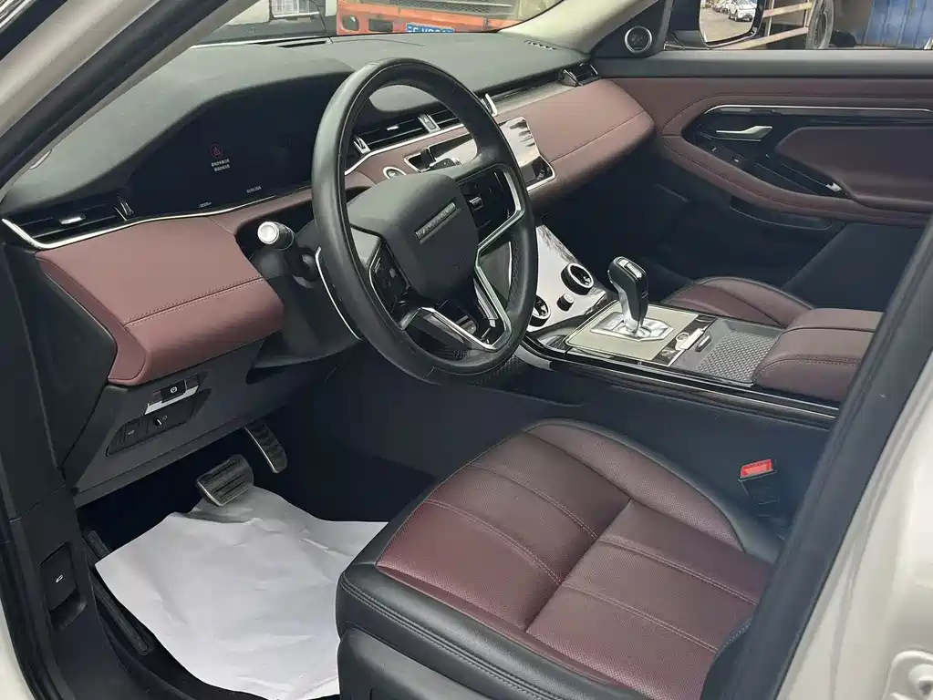 Land Rover Range Rover Evoque 2023 L 249PS HSE 2023 - thumbnail 6