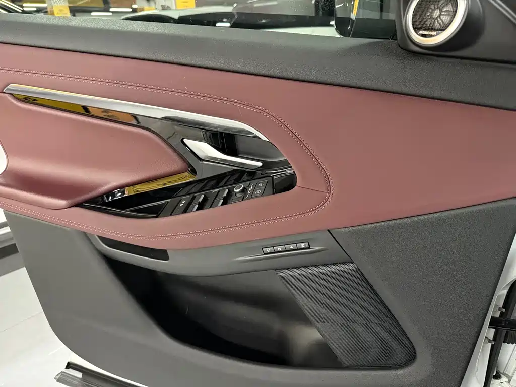 Land Rover Range Rover Evoque 2023 L 249PS HSE 2023 - thumbnail 3