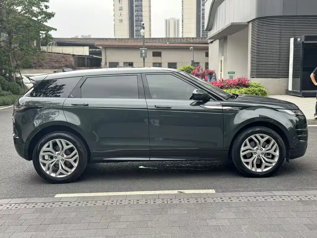 Land Rover Range Rover Evoque L 200PS Elite 2023 2023 - thumbnail 4