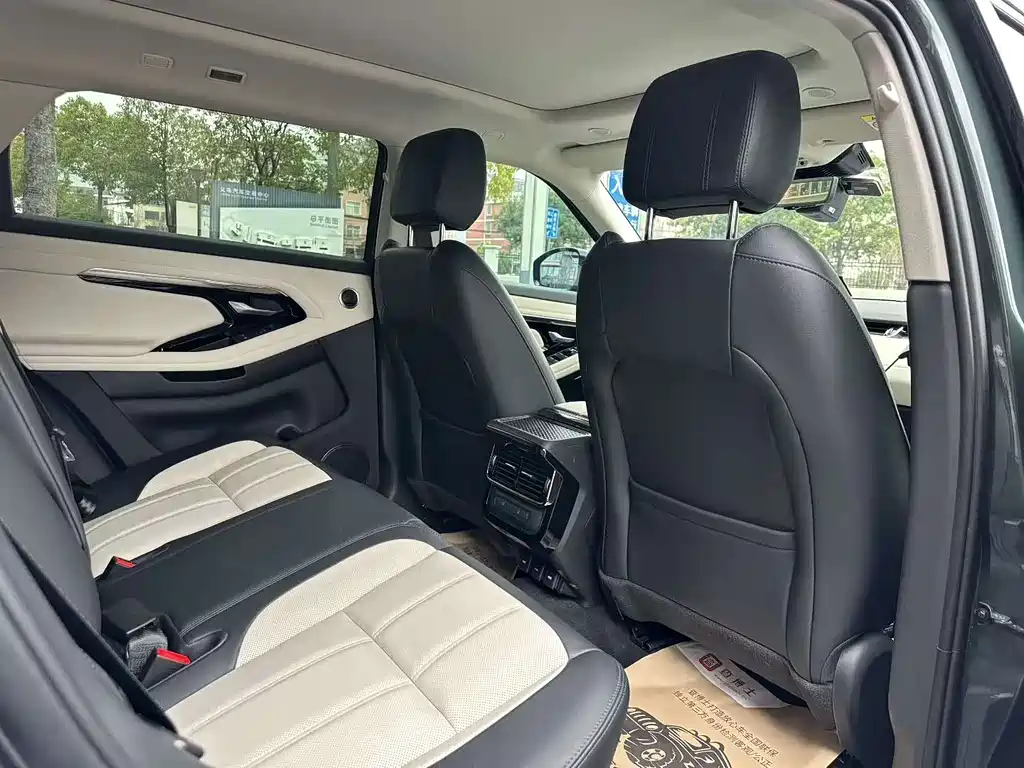 Land Rover Range Rover Evoque 2022 L 249PS R-Dynamic Luxury Edition 2022 - thumbnail 5