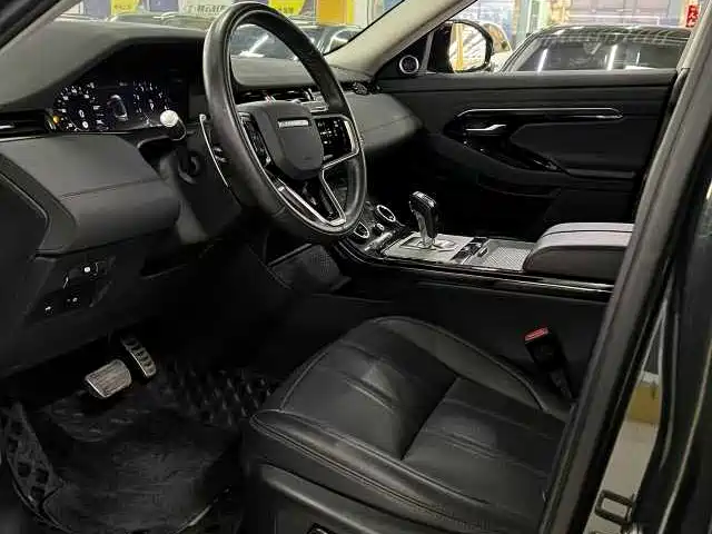 Land Rover Range Rover Evoque 2022 L 249PS R-Dynamic Luxury Edition 2022 - thumbnail 4