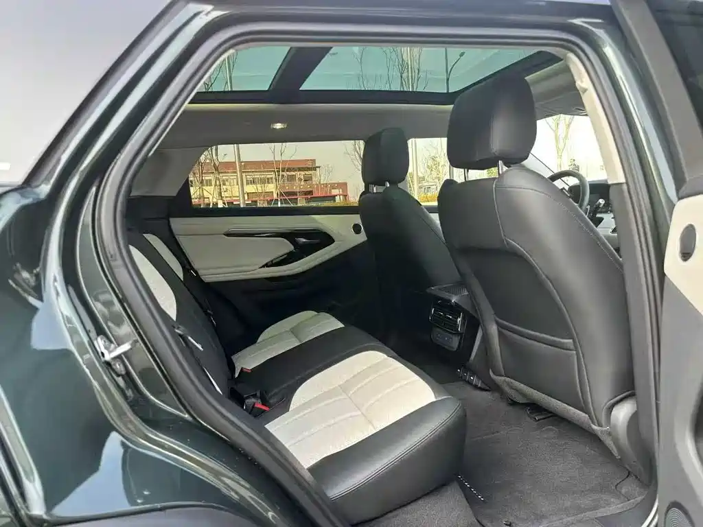 Land Rover Range Rover Evoque L 249PS R-Dynamic Luxury Edition 2022 Model Year Refresh 2022 - thumbnail 5