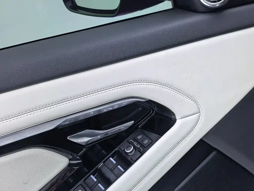Land Rover Range Rover Evoque L 249PS R-Dynamic Luxury Edition 2022 - thumbnail 19