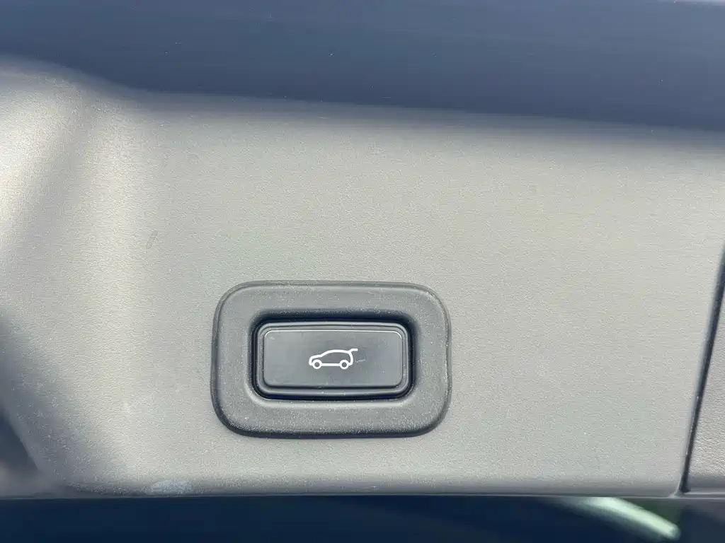 Land Rover Range Rover Evoque 2022 L 200PS R-Dynamic Standard Elite Edition 2022 - thumbnail 13