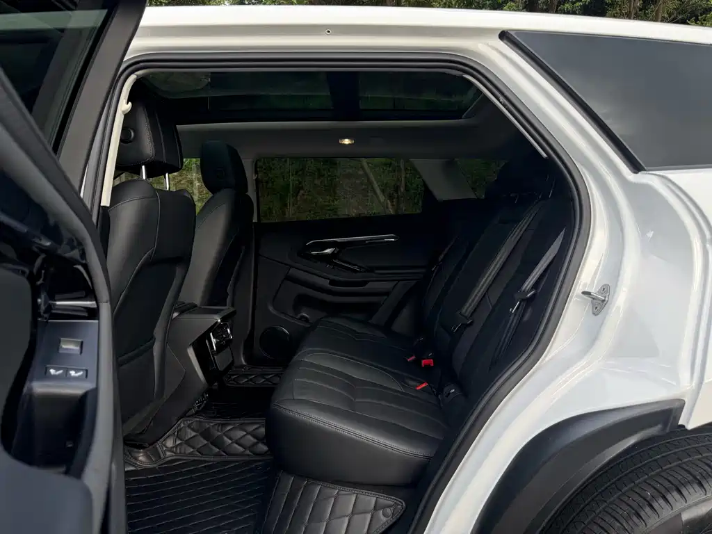 Land Rover Range Rover Evoque 2022 L 200PS R-Dynamic Standard Elite Edition 2022 - thumbnail 17
