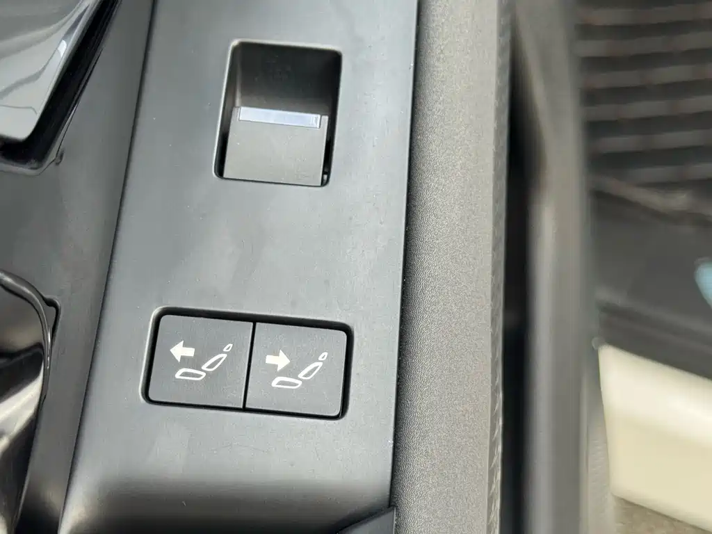 Land Rover Range Rover Evoque 2022 L 200PS R-Dynamic Standard Elite Edition 2022 - thumbnail 24