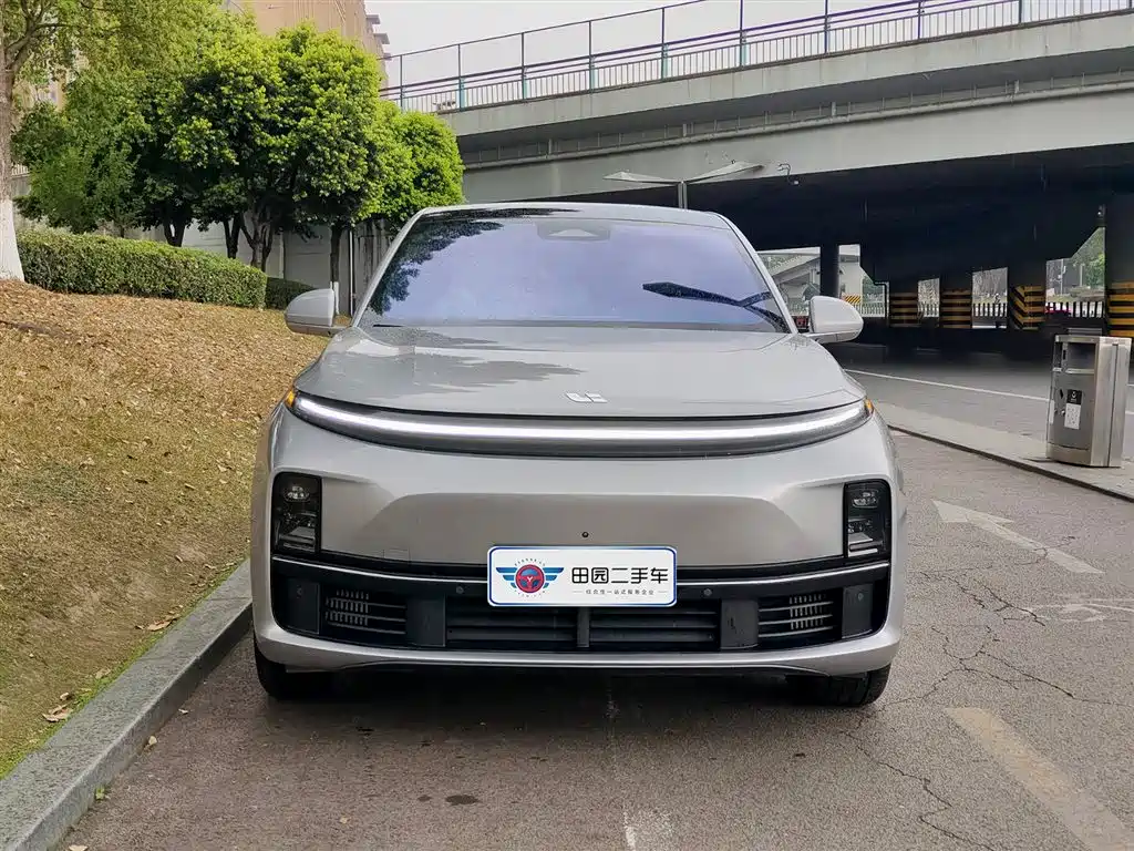 Li Auto L7 Pro 2023 2023 - thumbnail 2