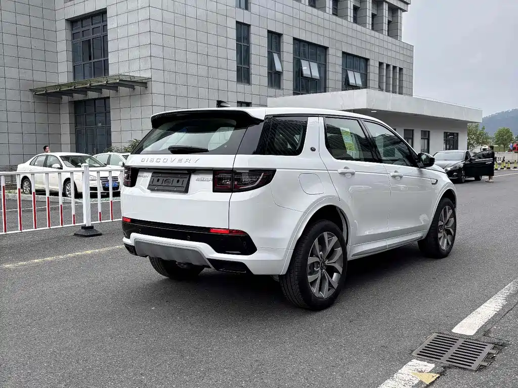 Land Rover Discovery Sport 2025 249PS Performance Tech Edition 2026 - thumbnail 6