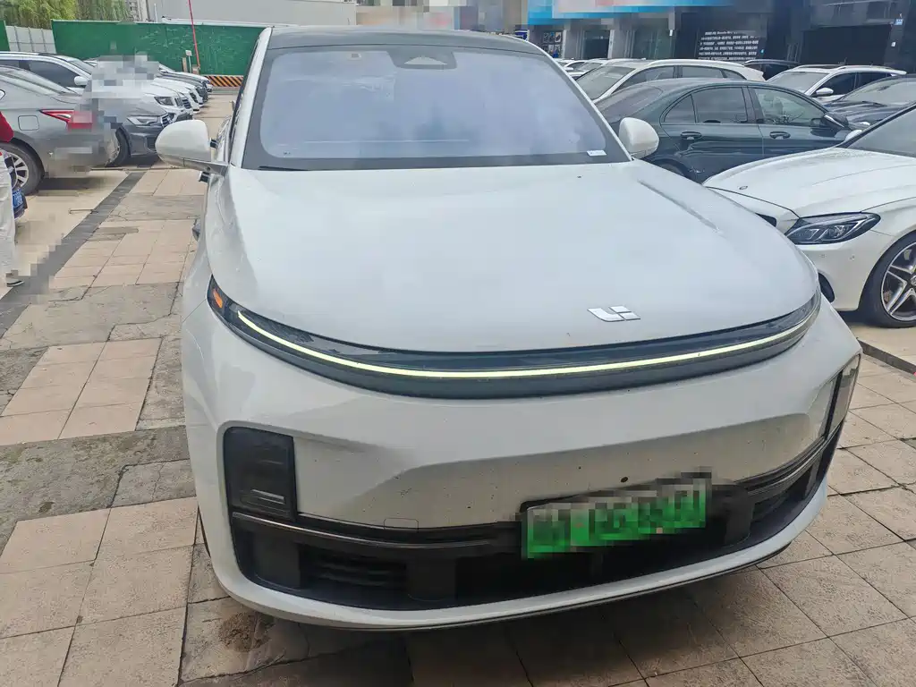 Li Auto L7 Pro 2023 2023 - thumbnail 2