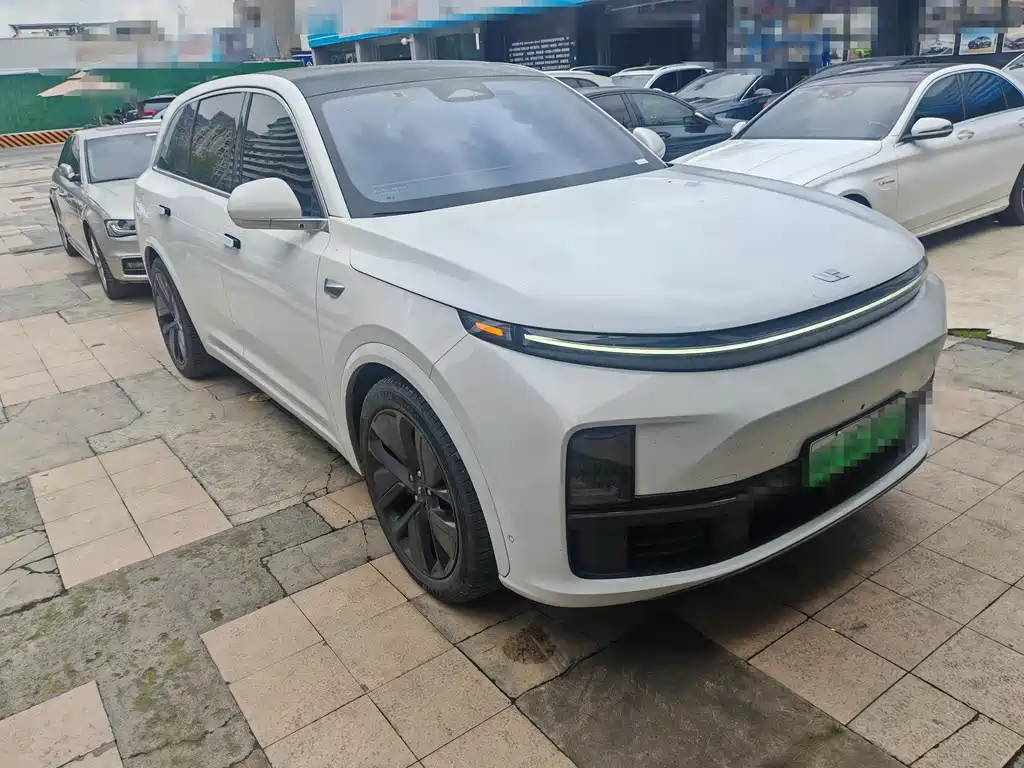 Li Auto L7 Pro 2023 2023 - thumbnail 3