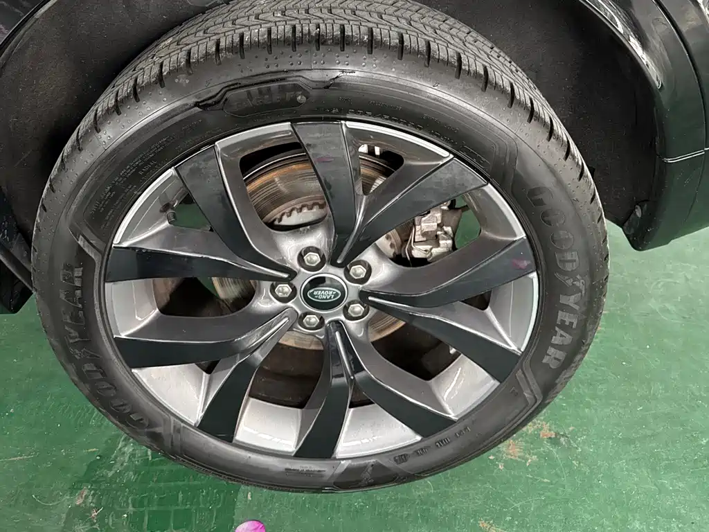 Land Rover Discovery Sport 2025 249PS Explore Special Edition 2025 - thumbnail 11