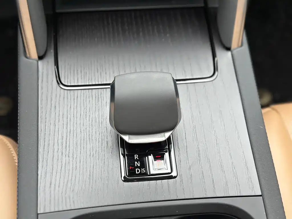 Land Rover Discovery Sport 2025 249PS Explorer Special Edition 2025 - thumbnail 23