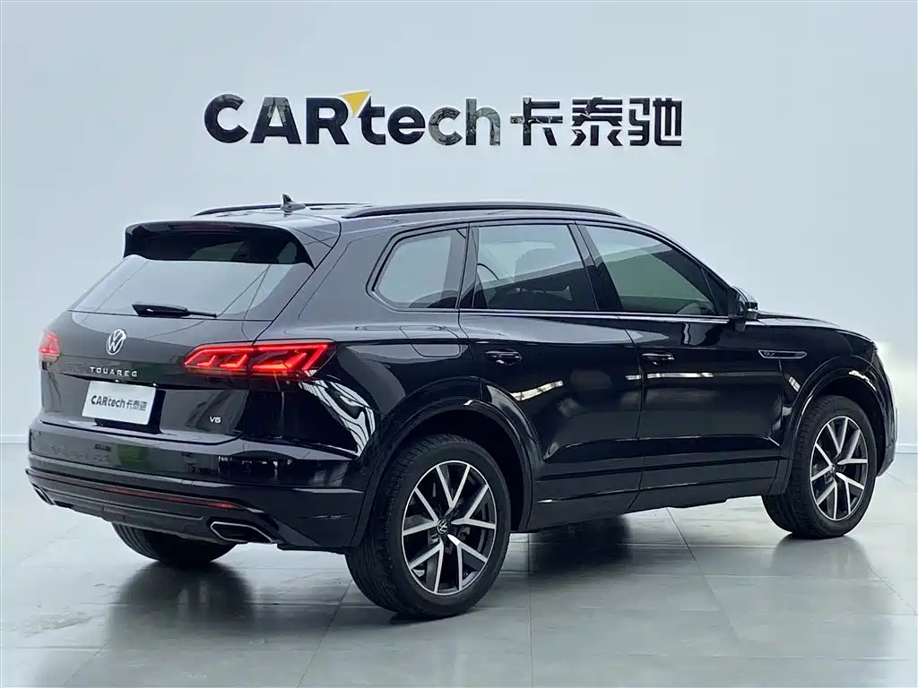 Volkswagen Volkswagen Touareg 2022 3.0TSI R-Line Black Sport Package 2022 - thumbnail 4