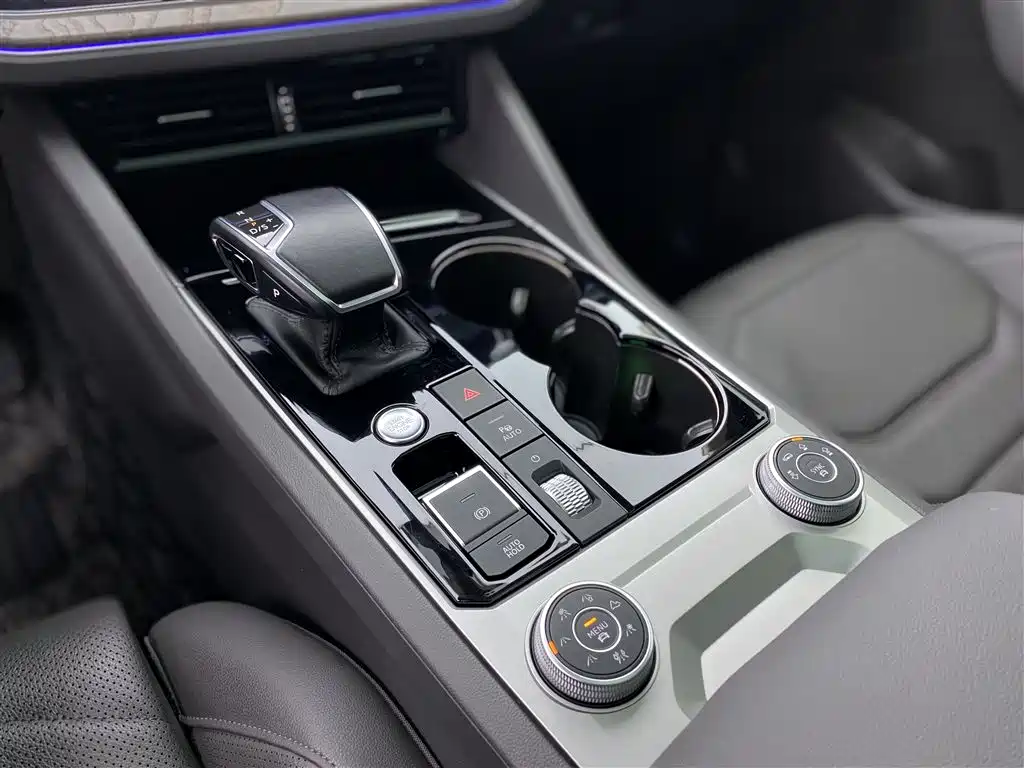 Volkswagen Volkswagen Touareg 2022 3.0TSI R-Line Black Sport Package 2022 - thumbnail 20