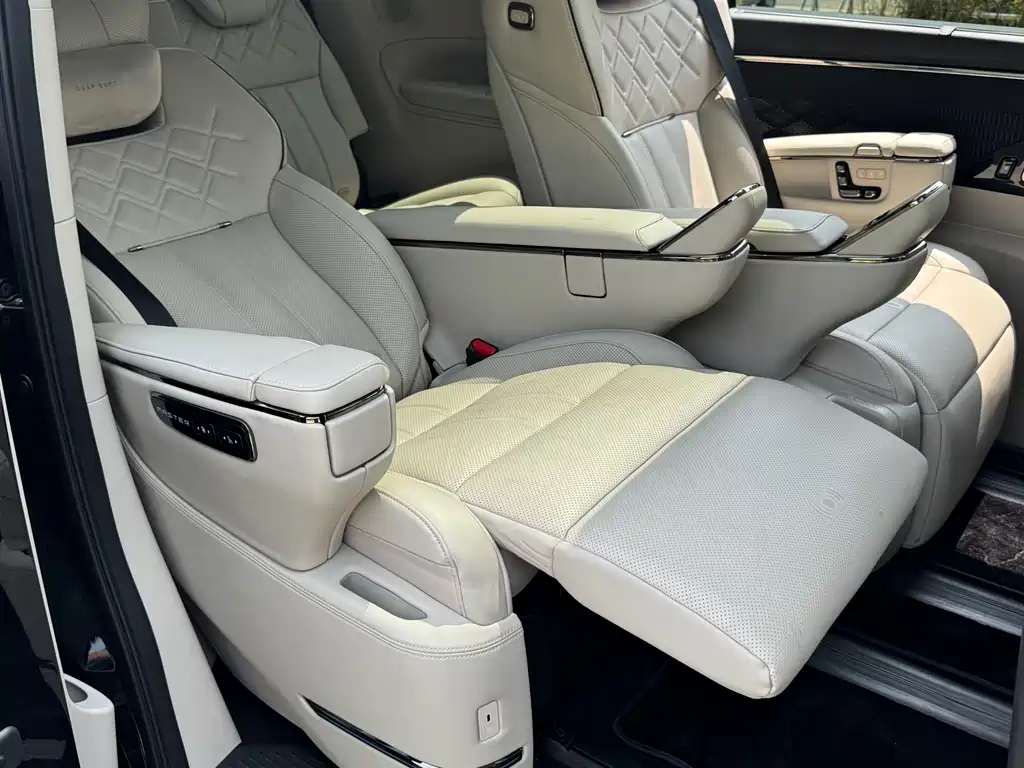 GAC Trumpchi GAC Trumpchi M8 2025 Qiankun Series Ultra First Class 2026 - thumbnail 8