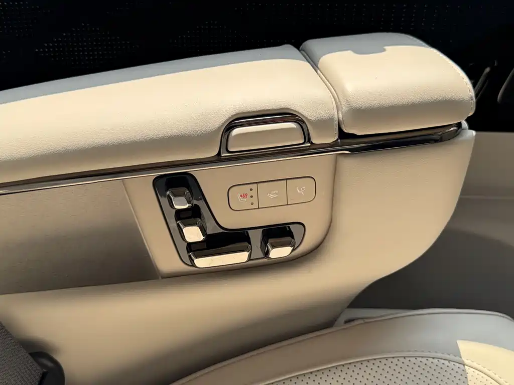 GAC Trumpchi GAC Trumpchi M8 2025 Qiankun Series Ultra First Class 2026 - thumbnail 13