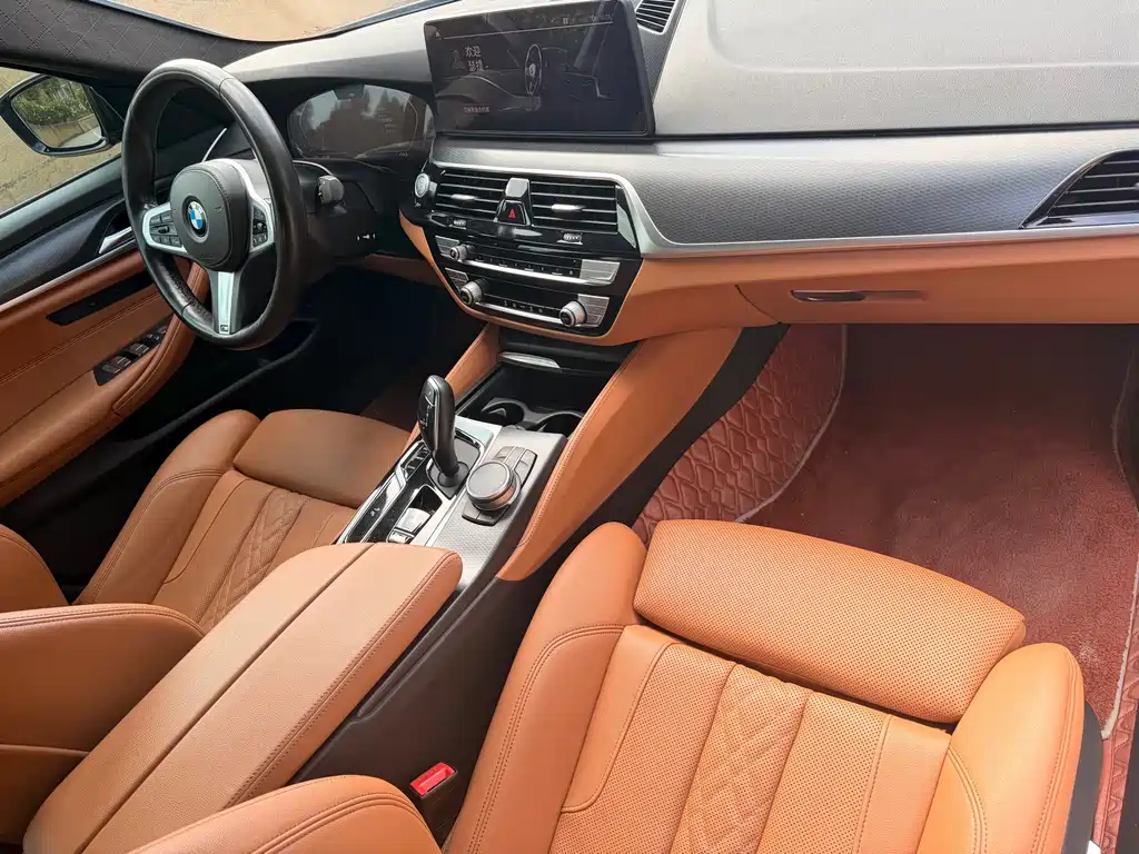BMW BMW 5 Series (Imported) 2021 Model 525i M Sport Package 2021 - thumbnail 9
