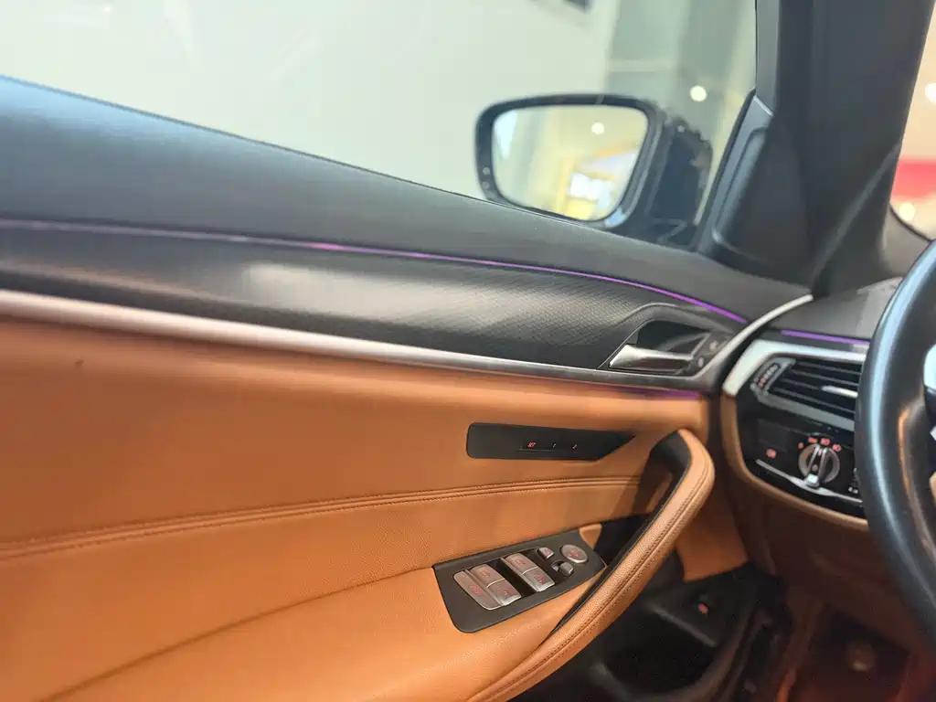 BMW BMW 5 Series (Imported) 2021 Model 525i M Sport Package 2021 - thumbnail 26