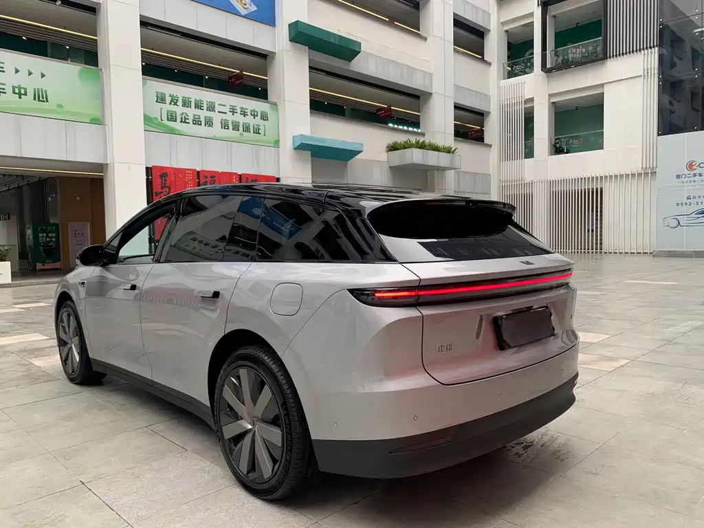 Li Auto Li Auto i6 2025 Standard Range Dual Motor Version 2025 - thumbnail 4