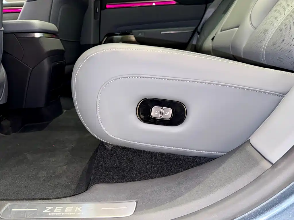 Zeekr Zeekr 7X 2025 Model 100kWh Long Range AWD Intelligent Driving Version 2024 - thumbnail 18