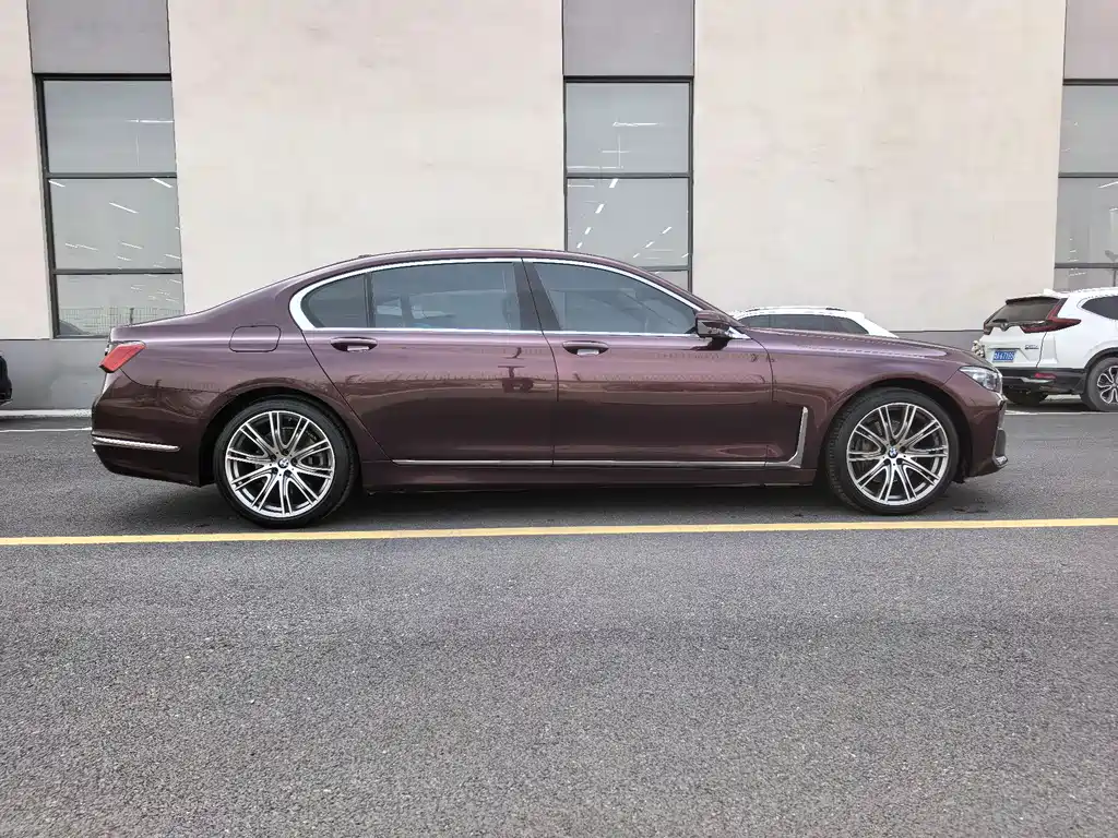 BMW BMW 7 Series 2022 740Li xDrive Executive Luxury Package 2022 - thumbnail 4