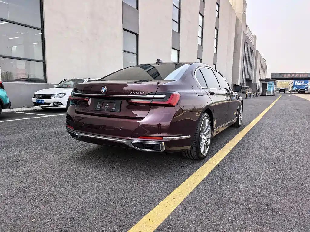 BMW BMW 7 Series 2022 740Li xDrive Executive Luxury Package 2022 - thumbnail 5