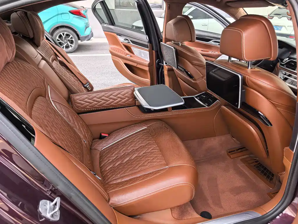 BMW BMW 7 Series 2022 740Li xDrive Executive Luxury Package 2022 - thumbnail 17