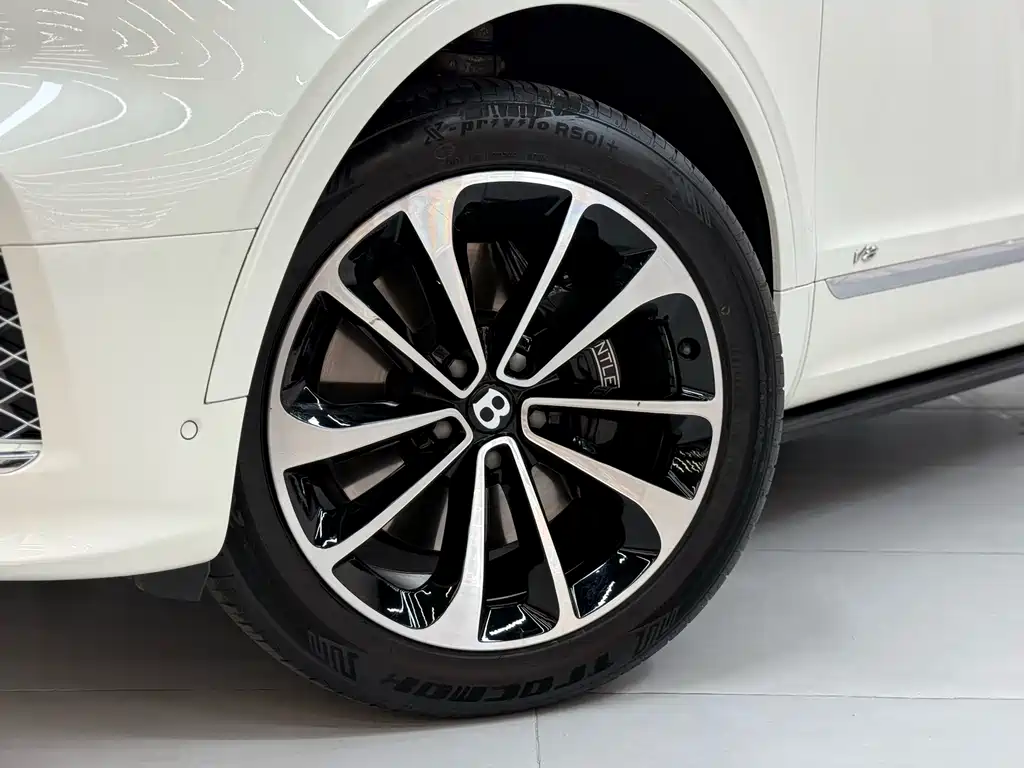 Bentley Bentayga 2021 4.0T V8 2021 - thumbnail 6