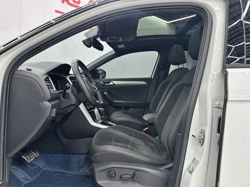 Volkswagen T-Roc 2022 280TSI DSG FWD R-Line Pro PLUS 2023 - thumbnail 4