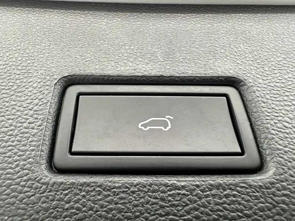 Volkswagen T-Roc 2022 280TSI DSG FWD R-Line Pro PLUS 2023 - thumbnail 16