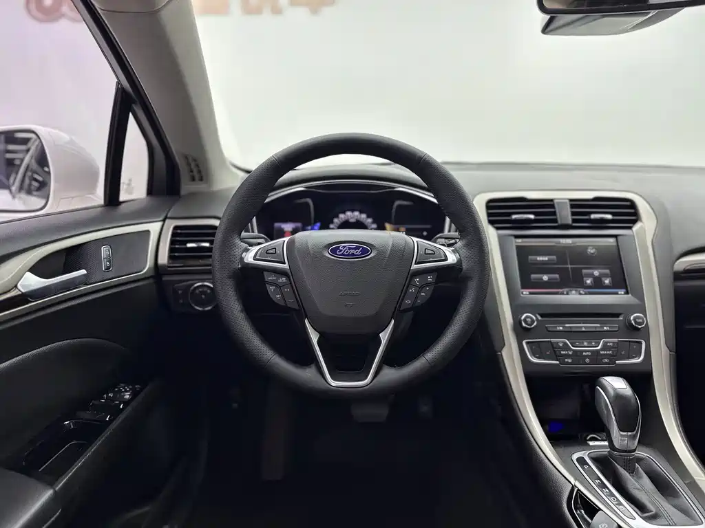 Ford Mondeo 2013 2.0L GTDi200 Luxury Edition 2017 - thumbnail 10