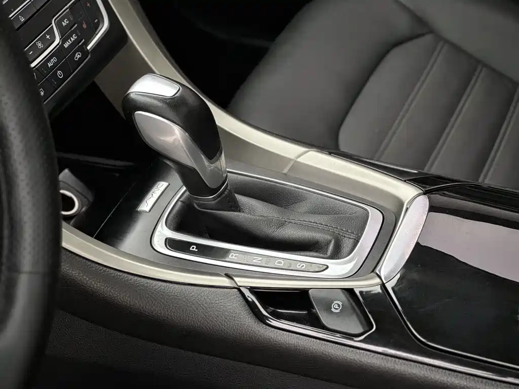 Ford Mondeo 2013 2.0L GTDi200 Luxury Edition 2017 - thumbnail 11