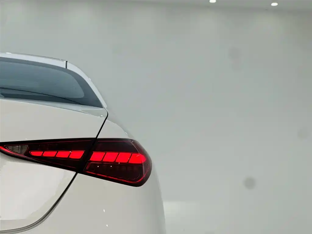 Mercedes-Benz Mercedes-Benz C-Class 2022 C 260 L Night Sport Edition 2022 - thumbnail 11