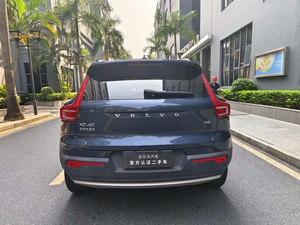 Volvo Volvo XC40 2022 T4 AWD Momentum Luxury Edition 2022 - thumbnail 9