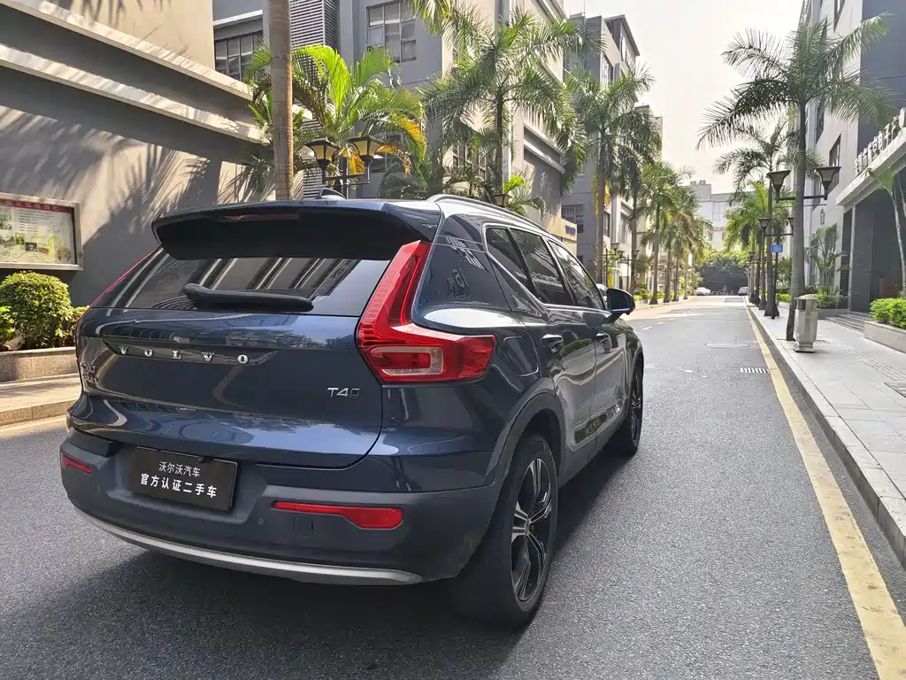 Volvo Volvo XC40 2022 T4 AWD Momentum Luxury Edition 2022 - thumbnail 10