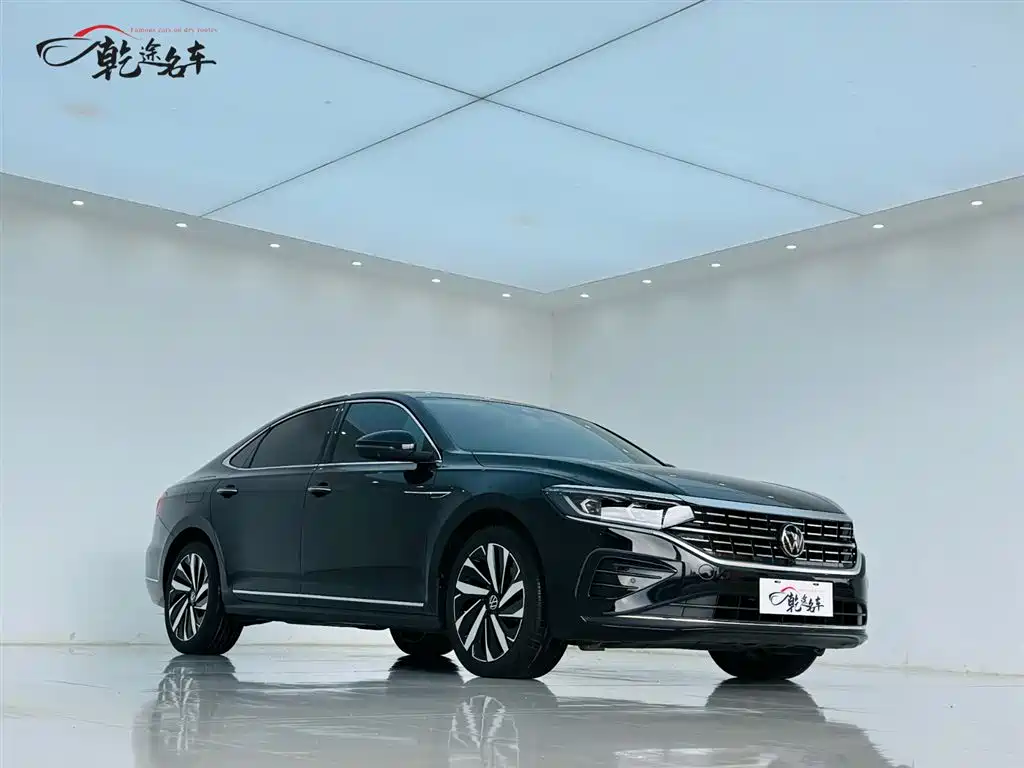 Volkswagen Volkswagen Passat 2024 380TSI Luxury Edition 2023 - thumbnail 3