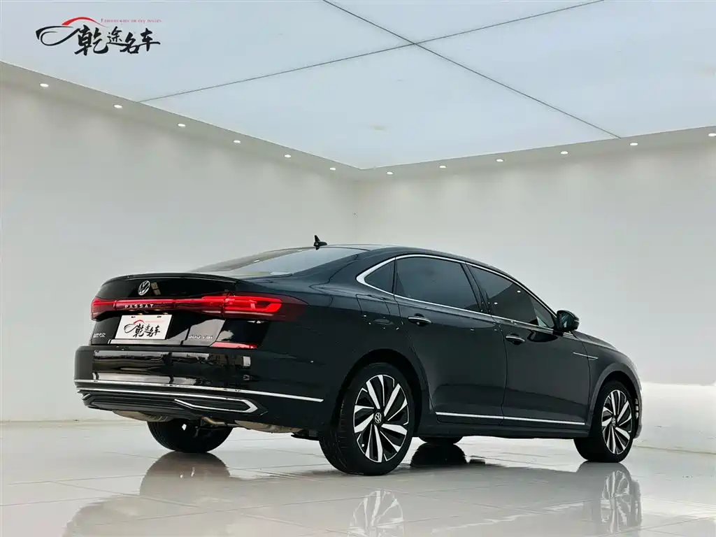 Volkswagen Volkswagen Passat 2024 380TSI Luxury Edition 2023 - thumbnail 7