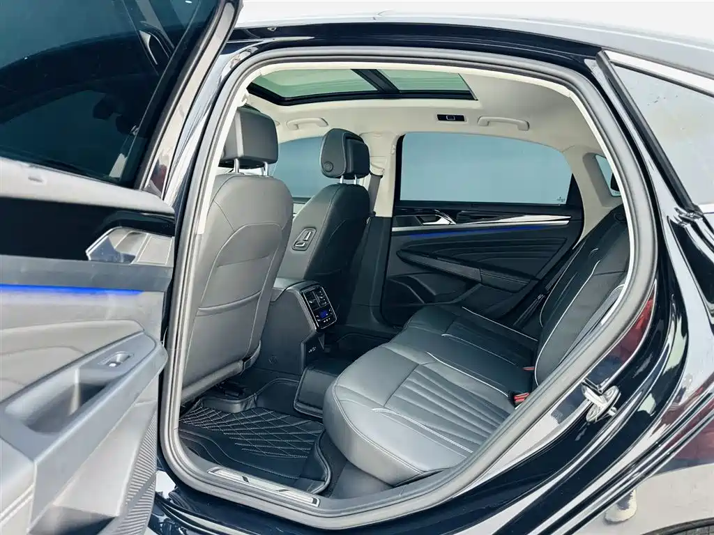 Volkswagen Volkswagen Passat 2024 380TSI Luxury Edition 2023 - thumbnail 14