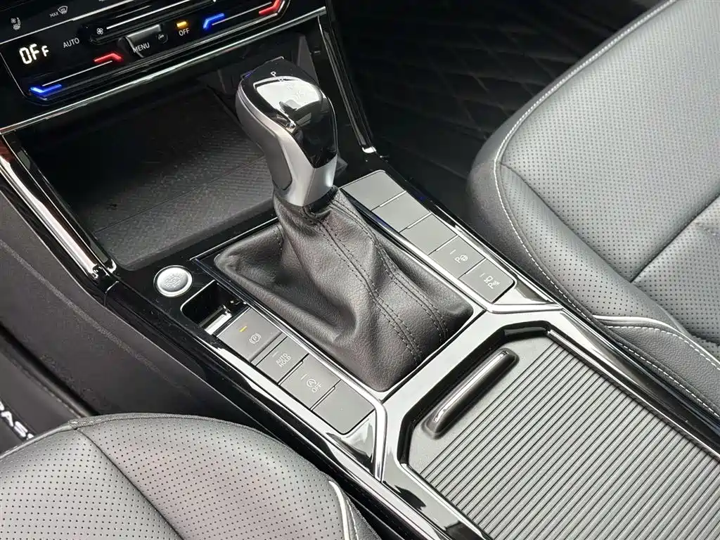 Volkswagen Volkswagen Passat 2024 380TSI Luxury Edition 2023 - thumbnail 19