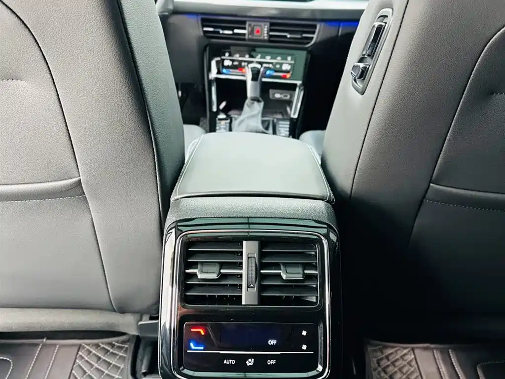 Volkswagen Volkswagen Passat 2024 380TSI Luxury Edition 2023 - thumbnail 20