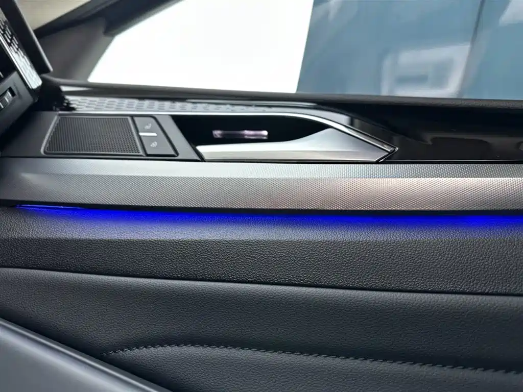 Volkswagen Volkswagen Passat 2024 380TSI Luxury Edition 2023 - thumbnail 21