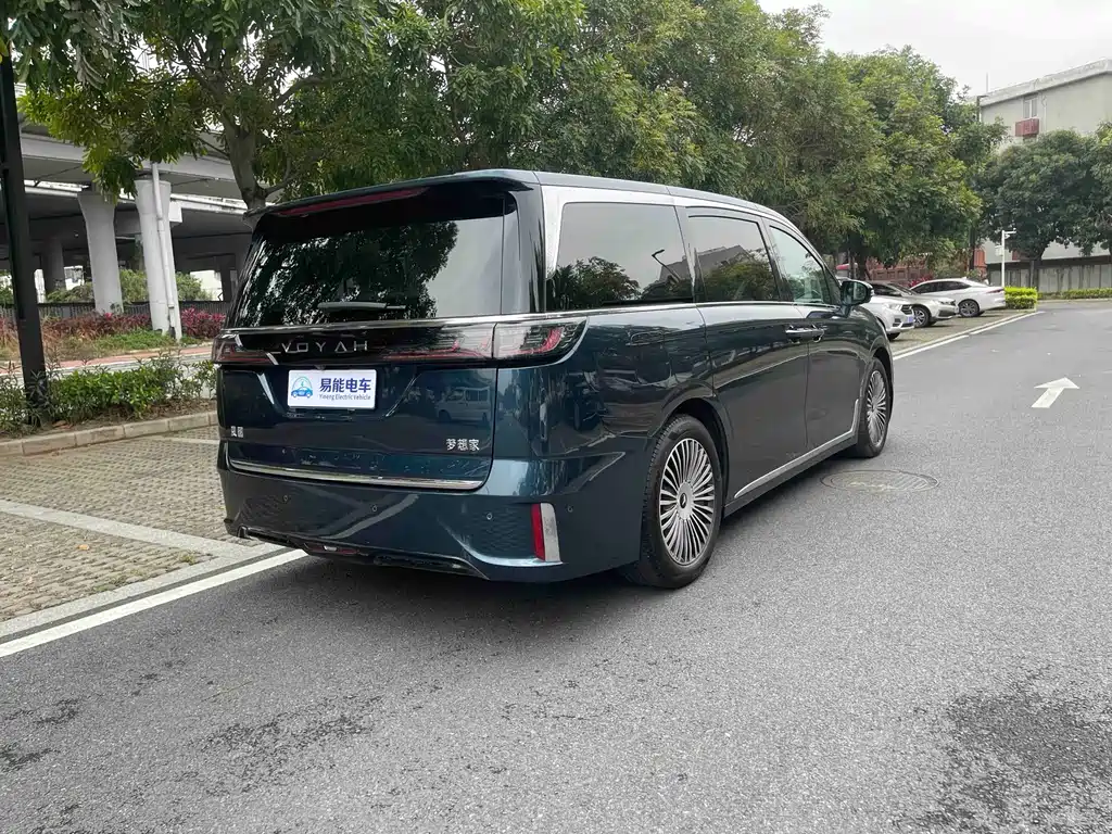 Lantu Automobile Lantu Dreamer 2025 PHEV AWD Flagship Kunpeng Edition 2024 - thumbnail 6