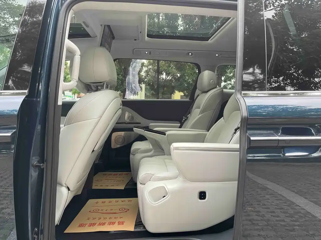 Lantu Automobile Lantu Dreamer 2025 PHEV AWD Flagship Kunpeng Edition 2024 - thumbnail 12