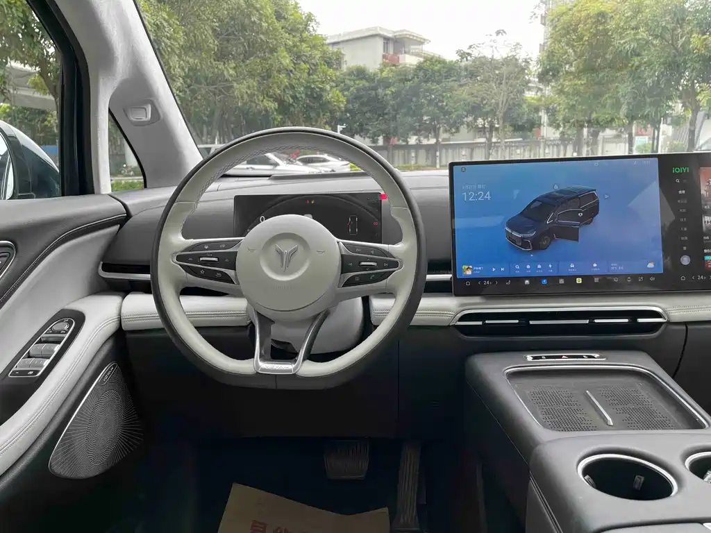 Lantu Automobile Lantu Dreamer 2025 PHEV AWD Flagship Kunpeng Edition 2024 - thumbnail 22